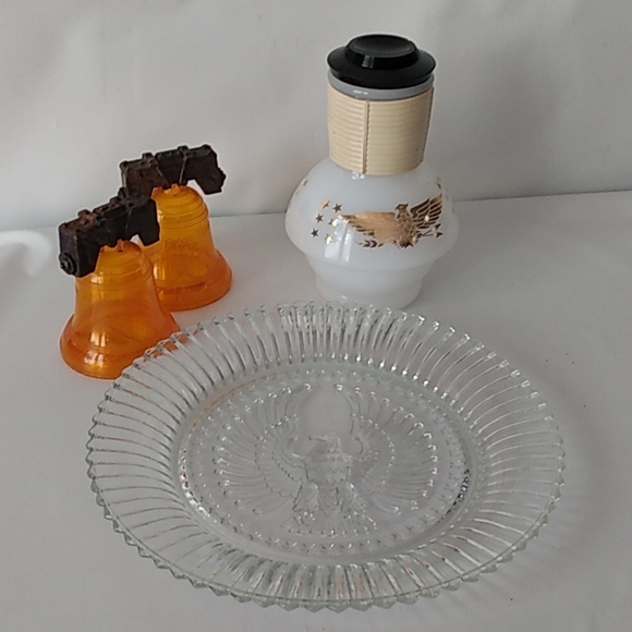 Americana, liberty bell salt and pepper shakers, eagle plate, coffee carafe - Picture 11 of 11